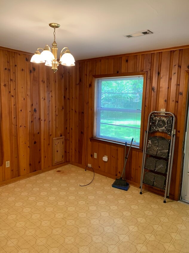 Primary Photo - 1209 Deering St