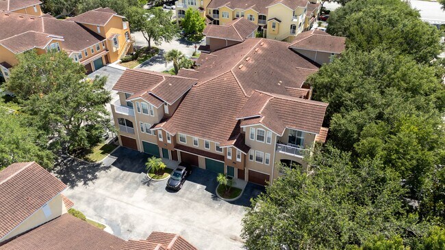 Foto del edificio - Beautiful 1 Bed / 1 Bath with 1 car garage...