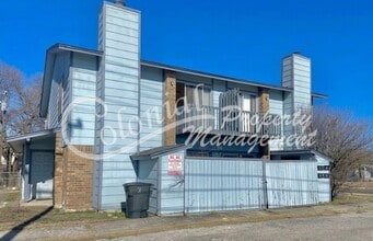 Building Photo - 3009 Lake Rd