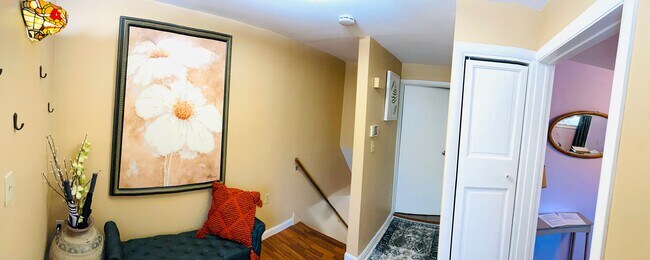 Entrada - 2661 Titus Avenue Ext