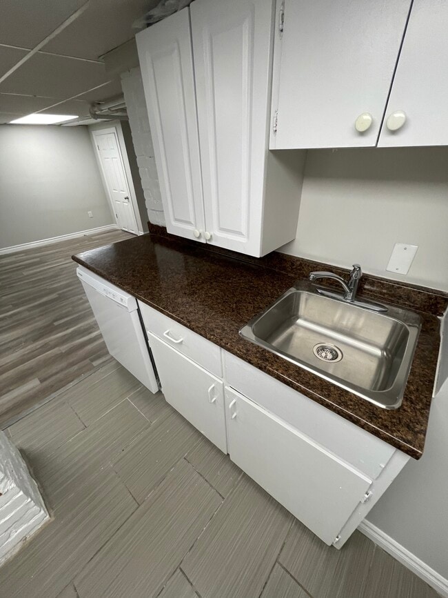 Building Photo - Charming South-End One-Bedroom Apartment i...
