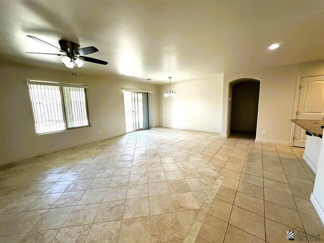 Foto del edificio - 10151 E 34th Ln