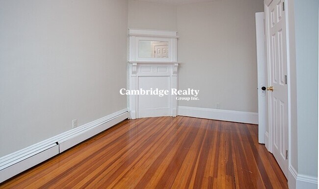 Building Photo - 220 Harvard St