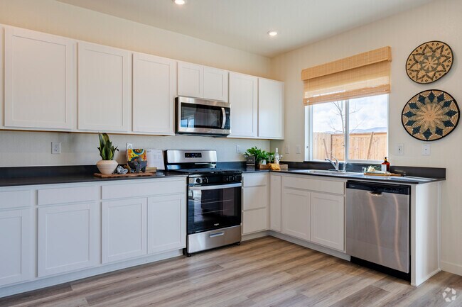 3 habitaciones, 2.5 baños - 1,547 pies cuadrados - Canyon Crossing