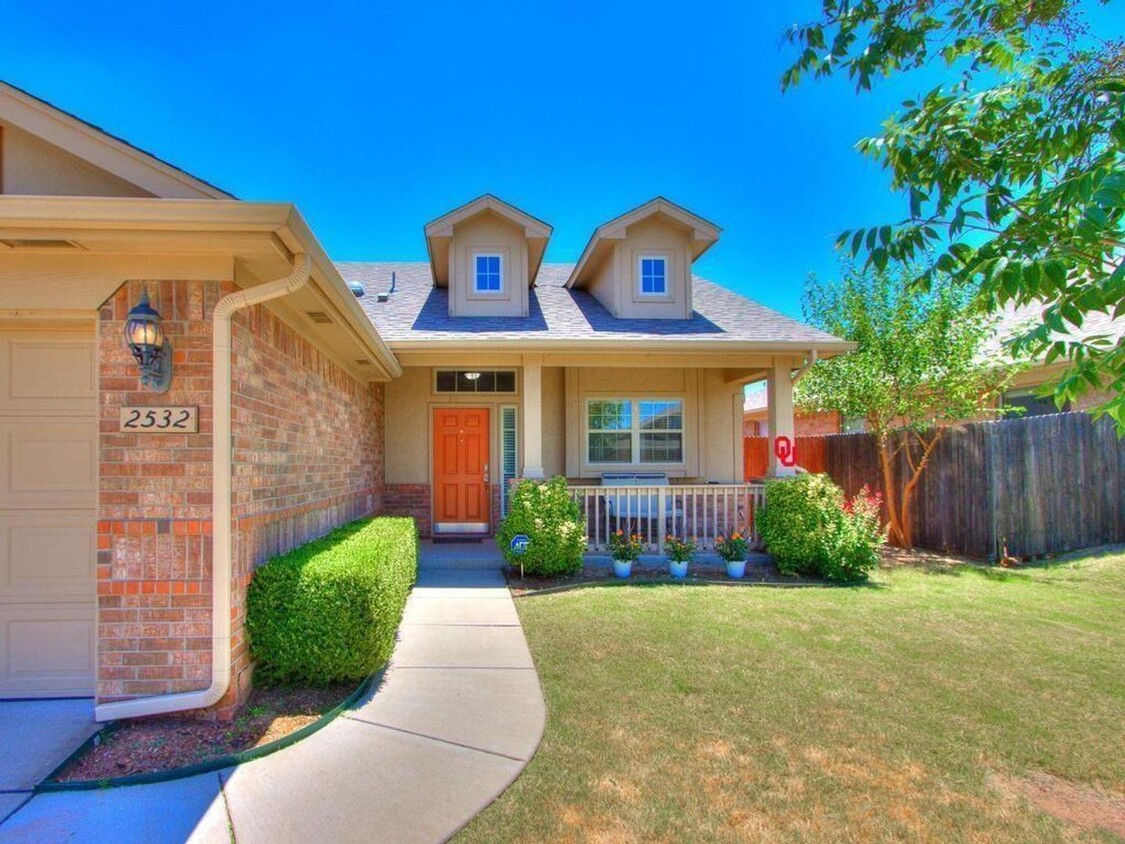 Primary Photo - Cute Home in Edmond!