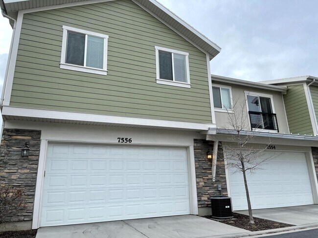 Building Photo - Beautiful Midvale Townhome for rent!