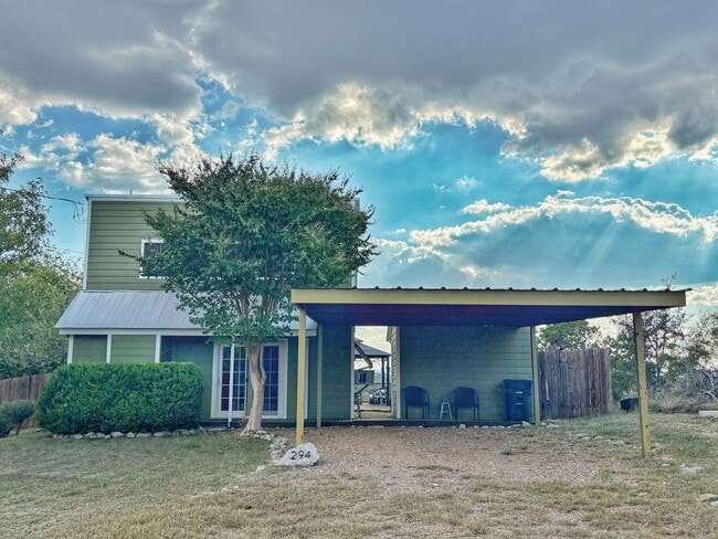 Building Photo - Fully Furnished 2/1