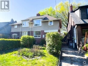 Building Photo - 16 Earl Haig Ave