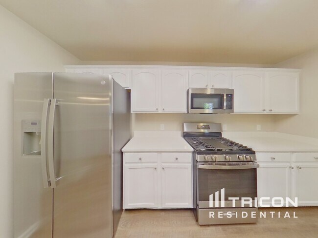 Building Photo - 1332 Waterlily Lane