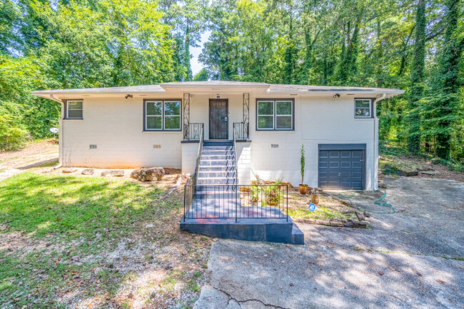 Building Photo - 146 Lynhurst Dr SW