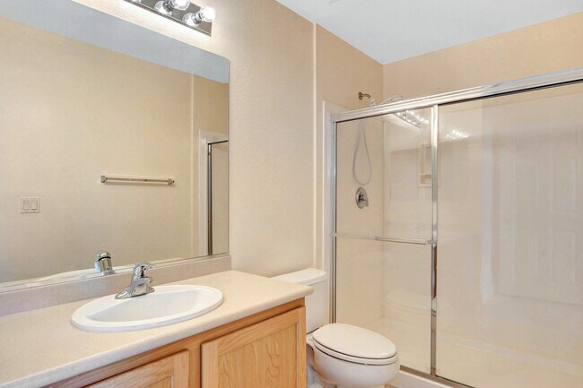 Foto del edificio - Beautiful top floor condo!