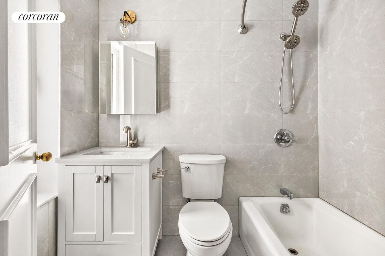 Building Photo - 106 Central Park S