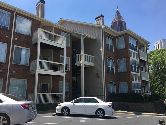 Foto del edificio - 200 Renaissance Pkwy NE