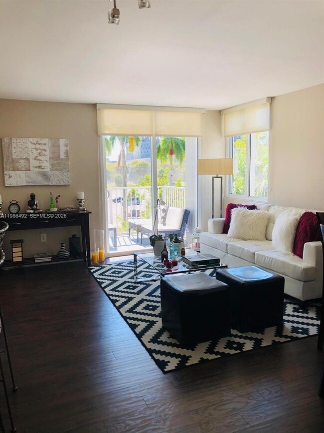 Building Photo - 800 N Miami Ave