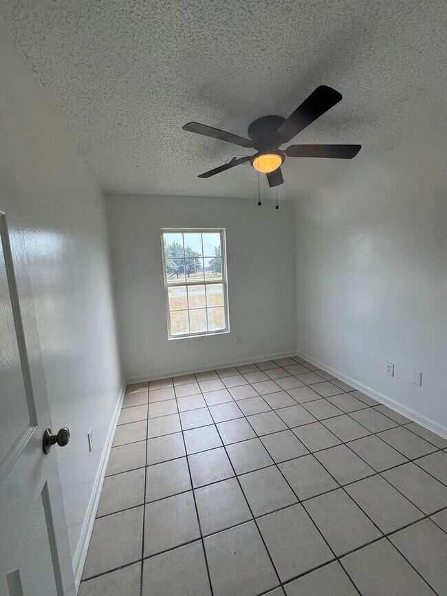 Foto del edificio - 3 Bed / 1 Bath Available Now in Weiner, AR.