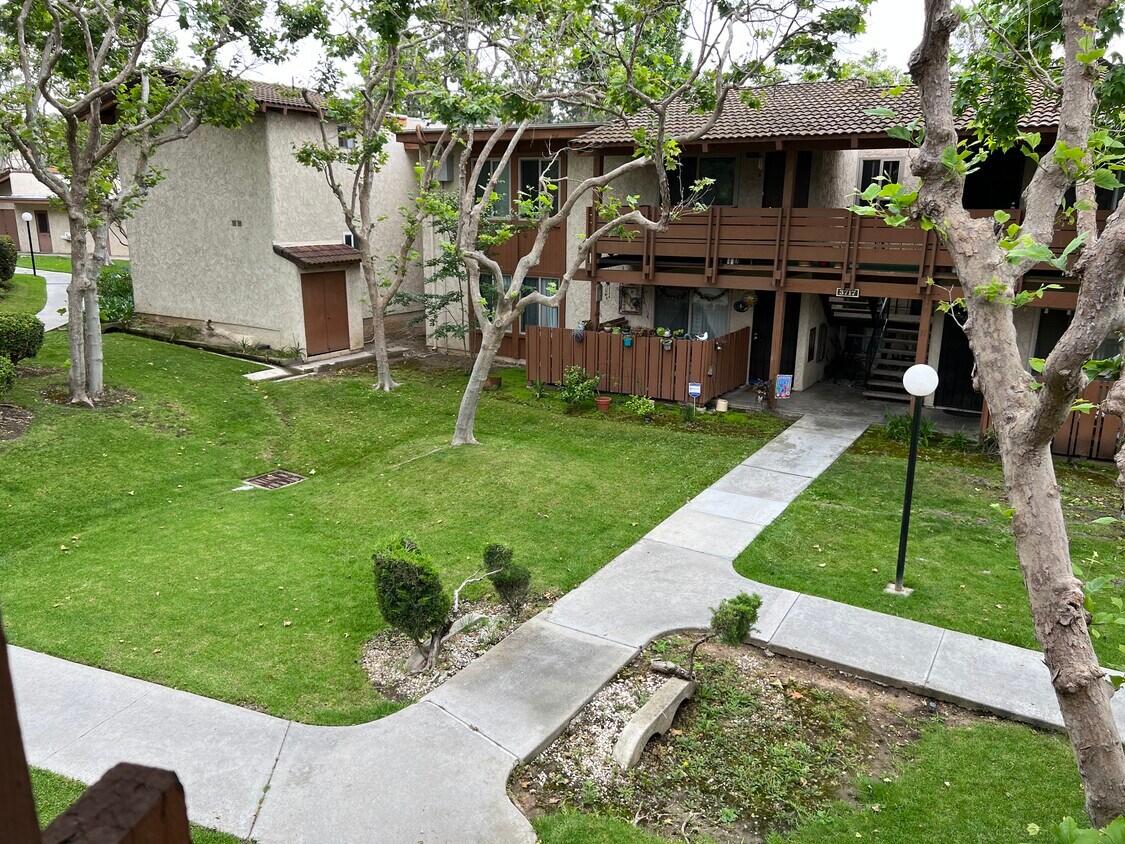Front view - 3723 Country Club Dr