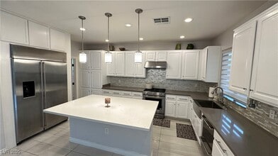 Building Photo - 5273 Candlespice Way