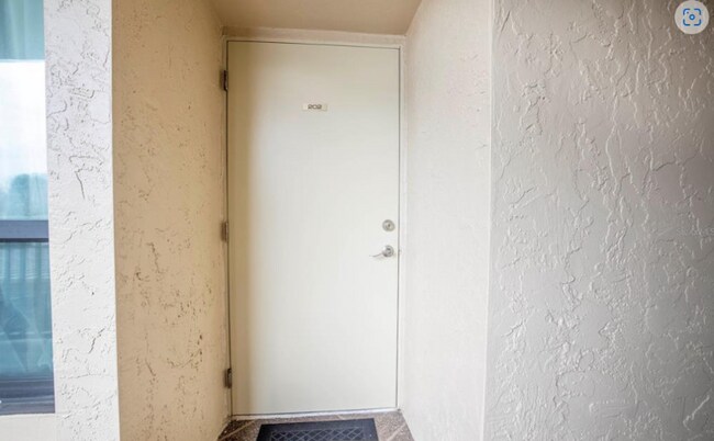 Building Photo - 2620 Cove Cay Dr