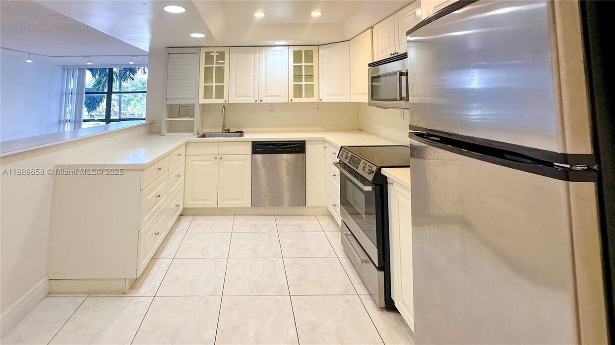 Foto principal - 800 Parkview Dr