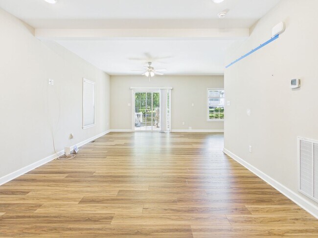 Foto del edificio - 1700 Dinwiddie Ave