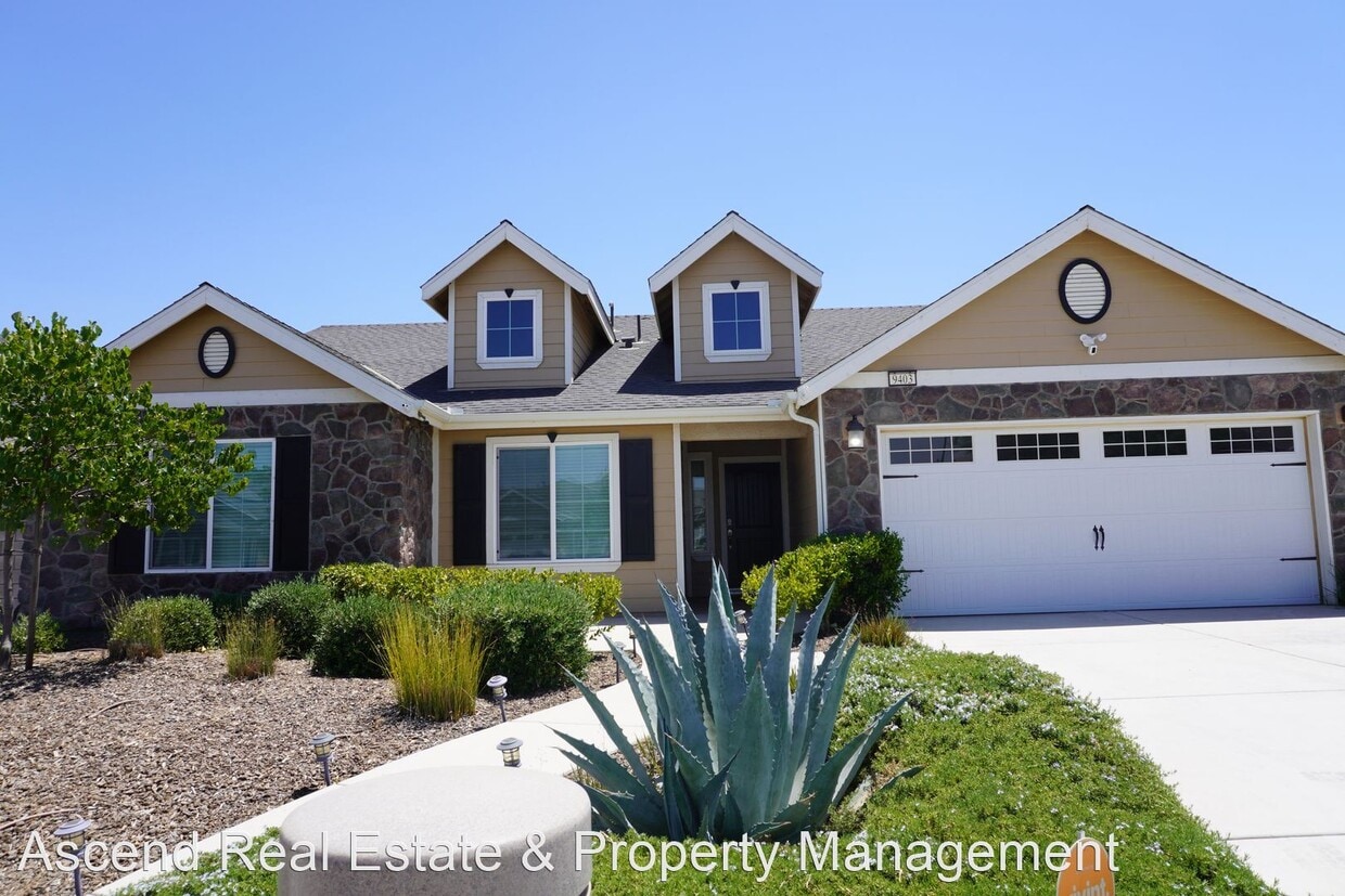 4 br, 2 bath House 9403 Mountain Peak Ln House Rental in Shafter