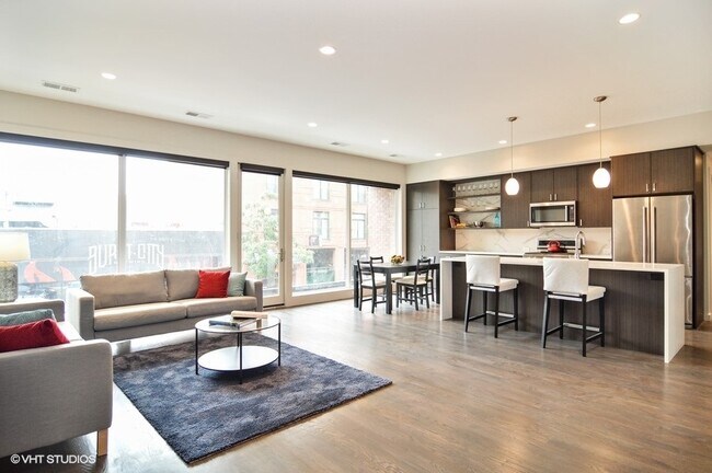 Foto del edificio - 2742 N Lincoln Ave