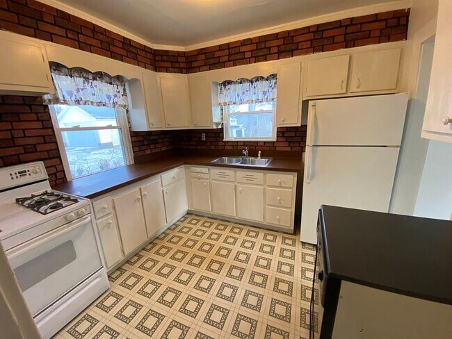 Foto del edificio - 2425 Overhill Rd