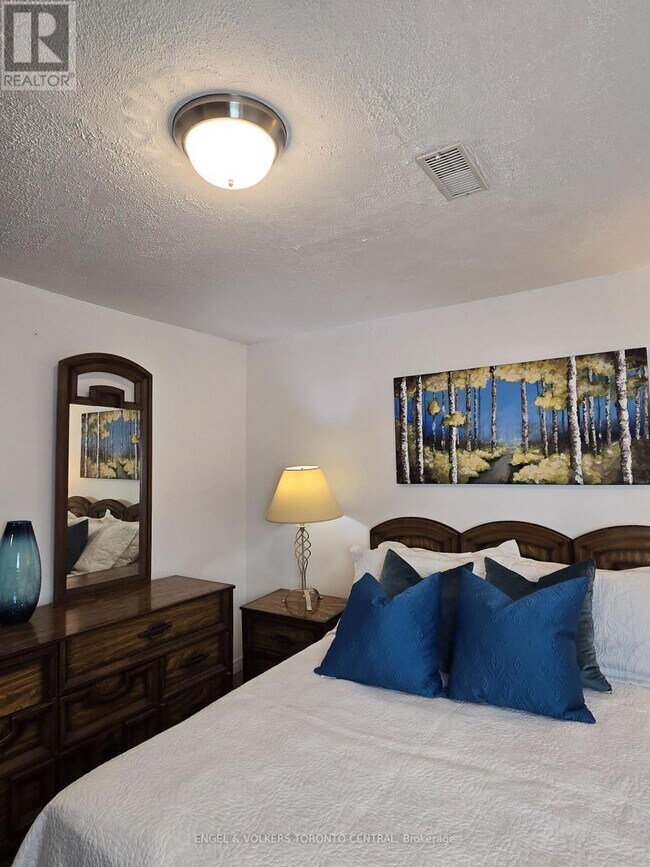 Photo du bâtiment - 9 Shademaster Ct