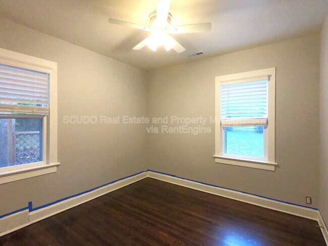 Foto del edificio - 8331 Ward Pkwy