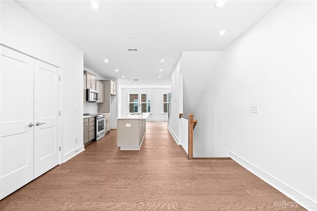 Building Photo - 5017 Sovereignty Ct