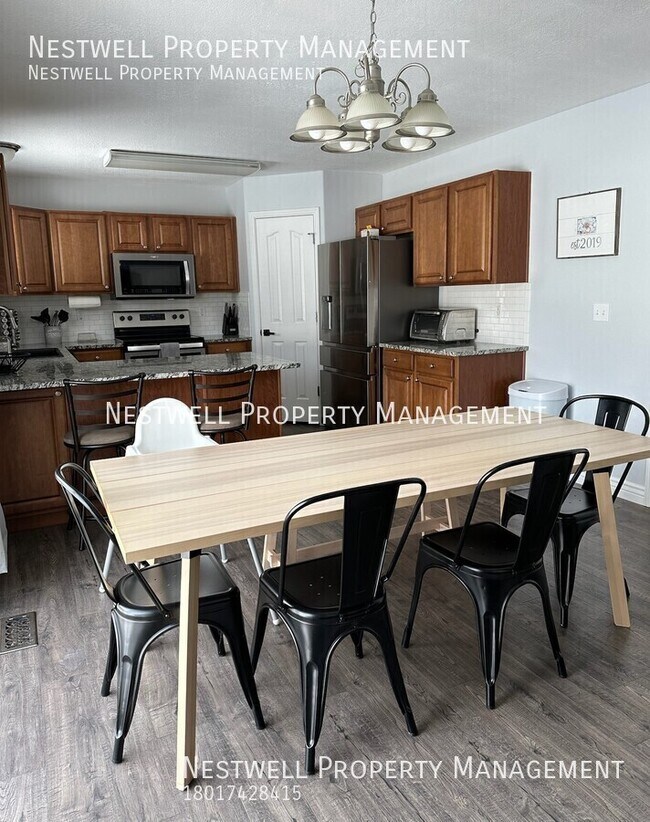 Building Photo - Delightful 6-bed Rambler in Tooele