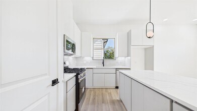 Building Photo - 5318 Terry St