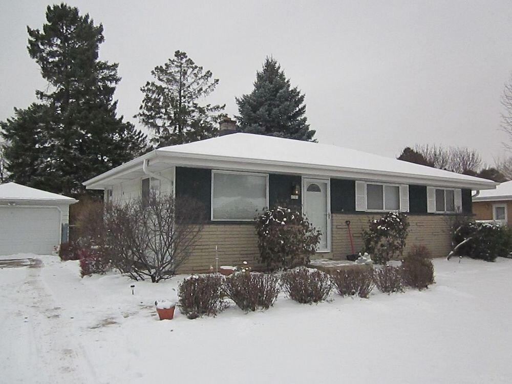 Foto principal - 8701 W. Denver Avenue - 3 Bedroom Home