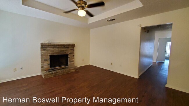 Foto del edificio - 3 br, 2 bath House - 302 Spring Branch Ln