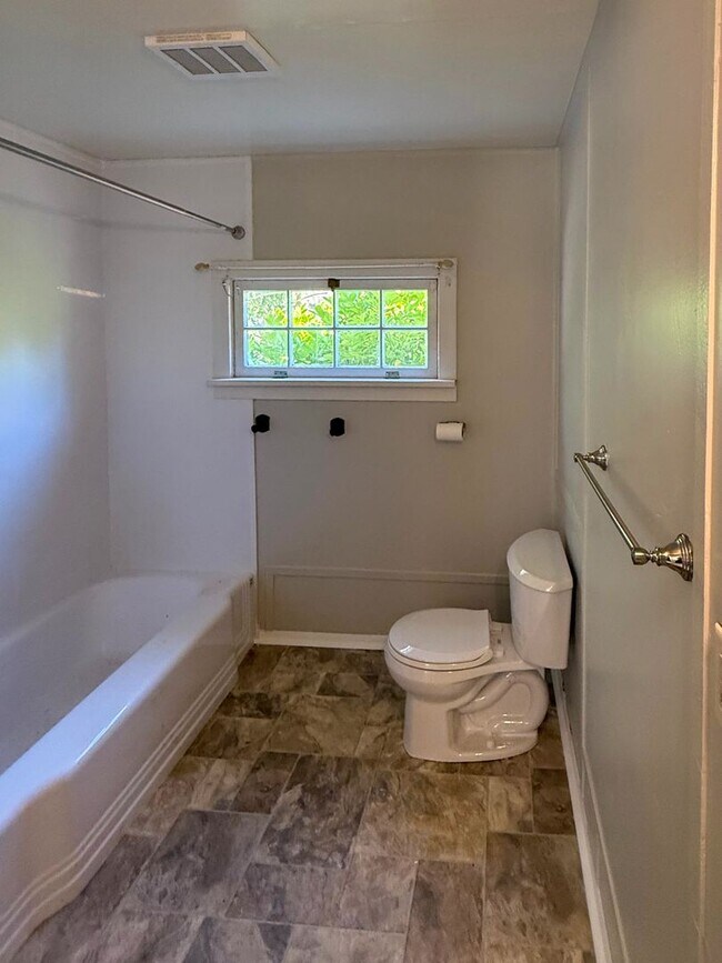 Foto del edificio - One Bedroom House In Port Hadlock