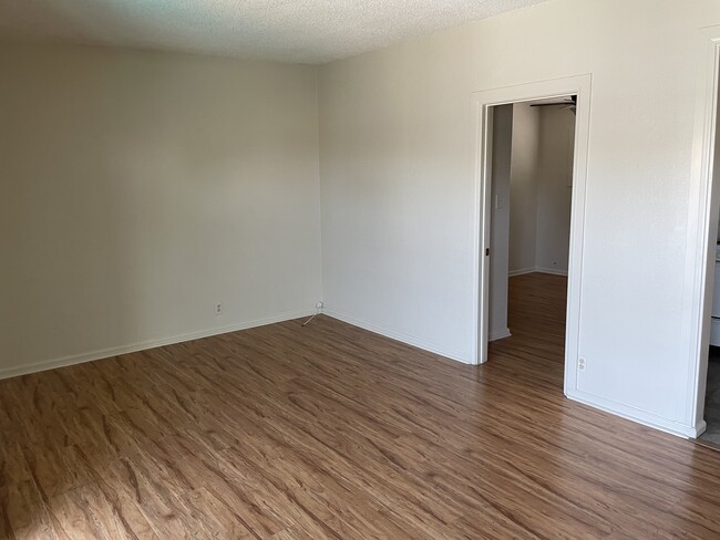Building Photo - 11642 Gurley Ave