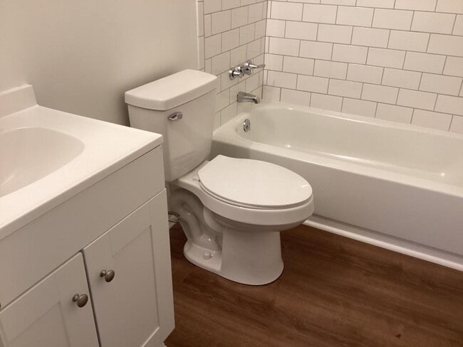 Foto del edificio - 242 E 35th St