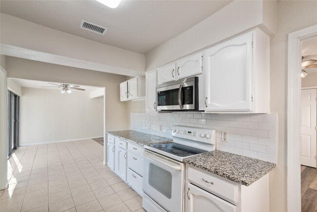 Building Photo - 22115 Fincastle Dr