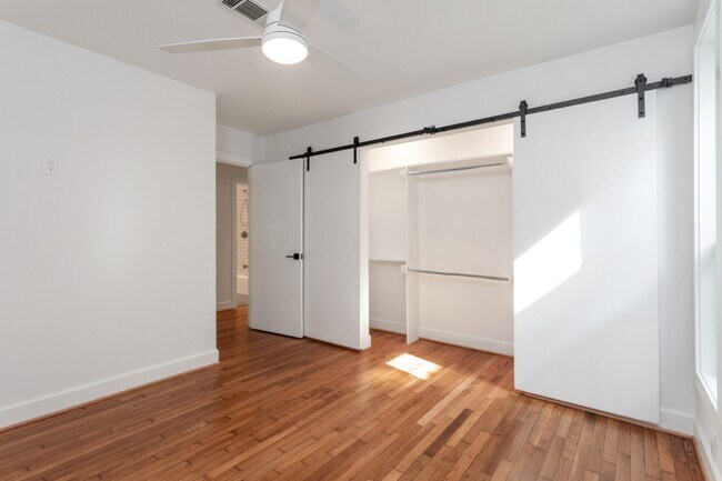 Foto del edificio - 1834 Norcrest Dr