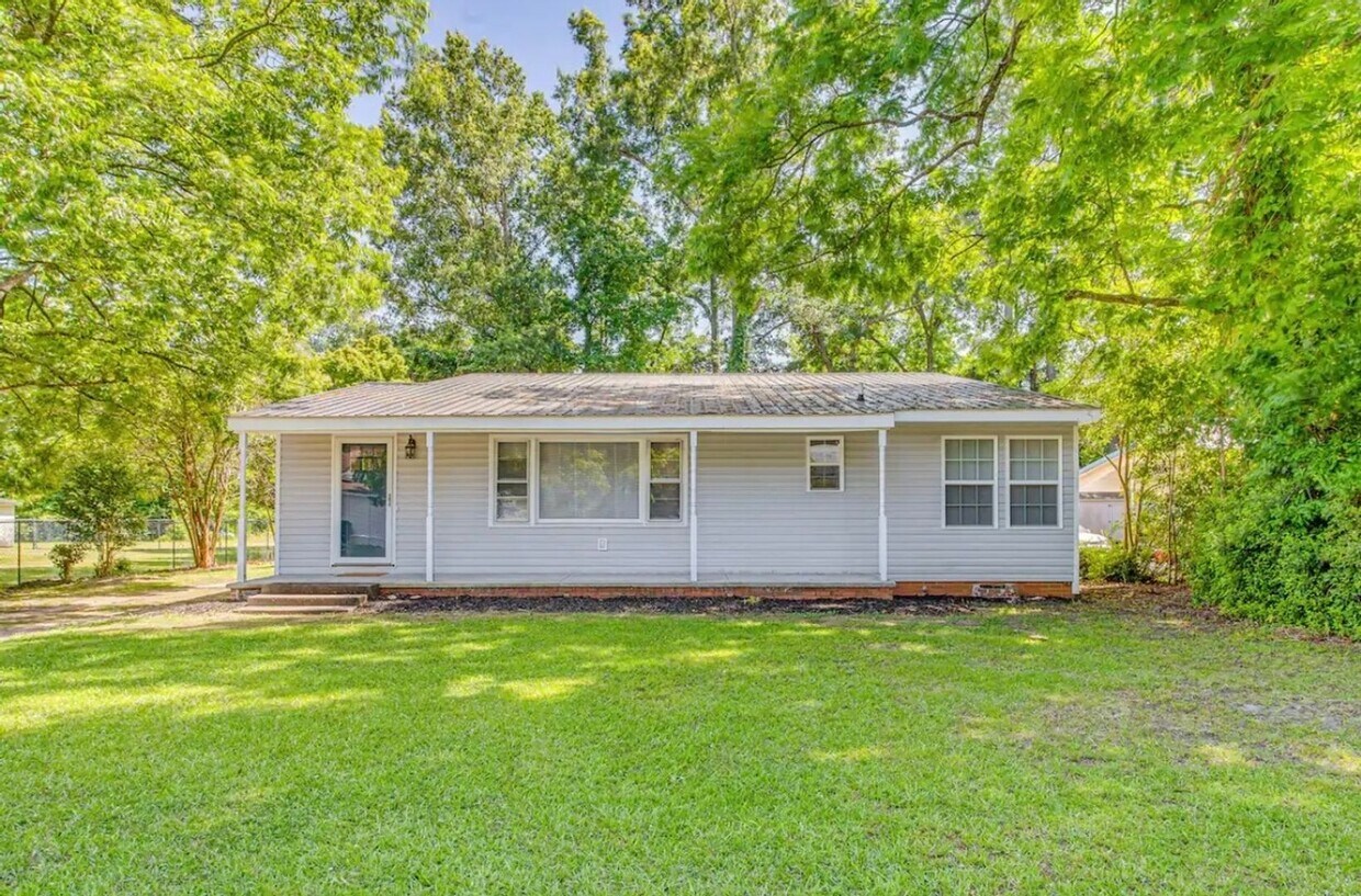 Primary Photo - Charming 3BR House in Whiteville