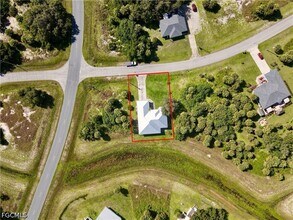 Building Photo - 1301 W Benbow Cir