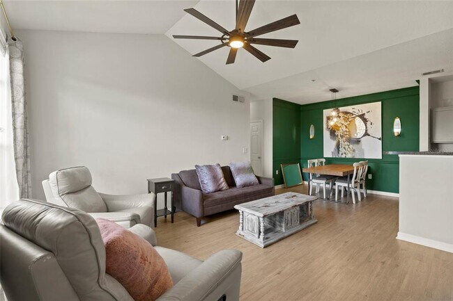 Foto del edificio - 4802 51st St W