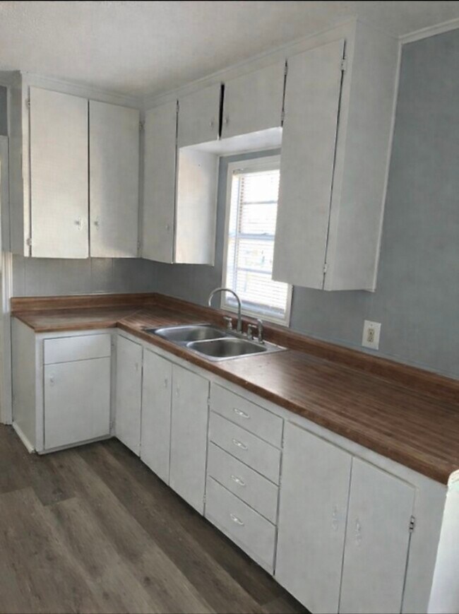 Foto del edificio - 5330 W 11th Pl