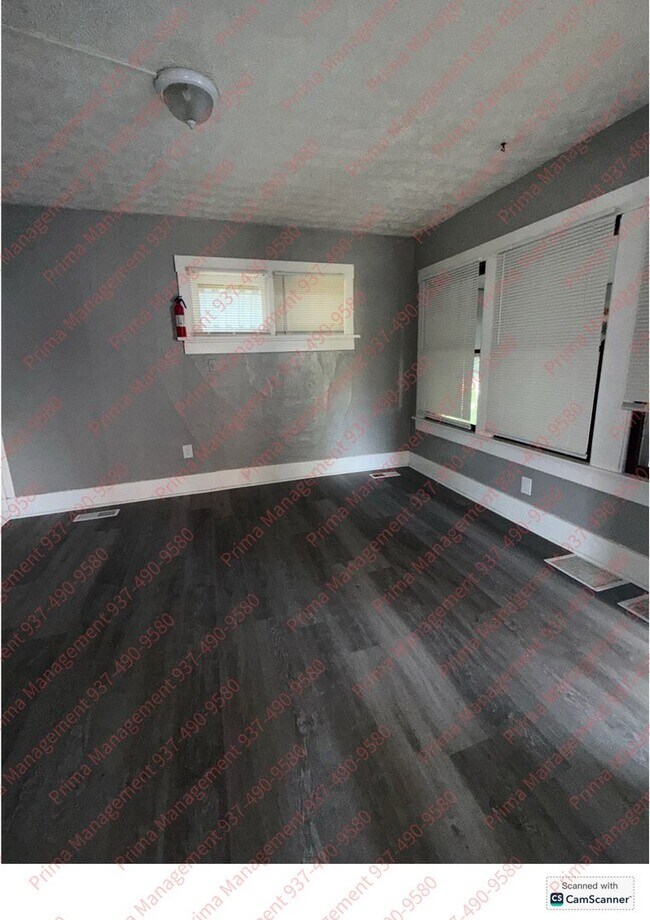 Foto del edificio - Great 3 bed 1 bath with large space recently updated near Cleveland Park