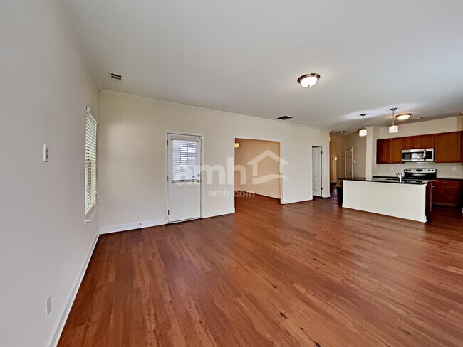 Building Photo - 2545 Beal St