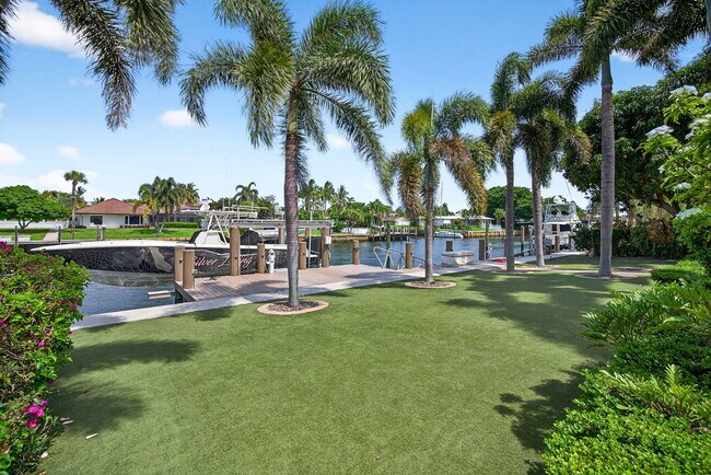 Foto del edificio - 728 Waterway Dr