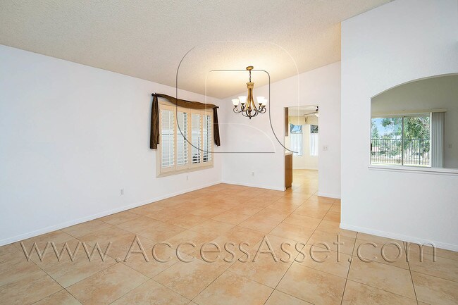 Building Photo - 934 Mesa View St