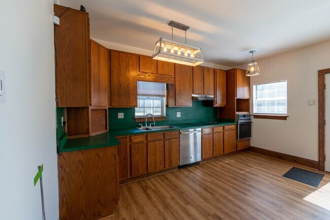 Building Photo - 3 br, 2.5 bath House - 2006 Greyling Drive