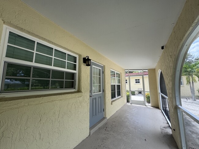 Building Photo - 205 Ave Des Parques S