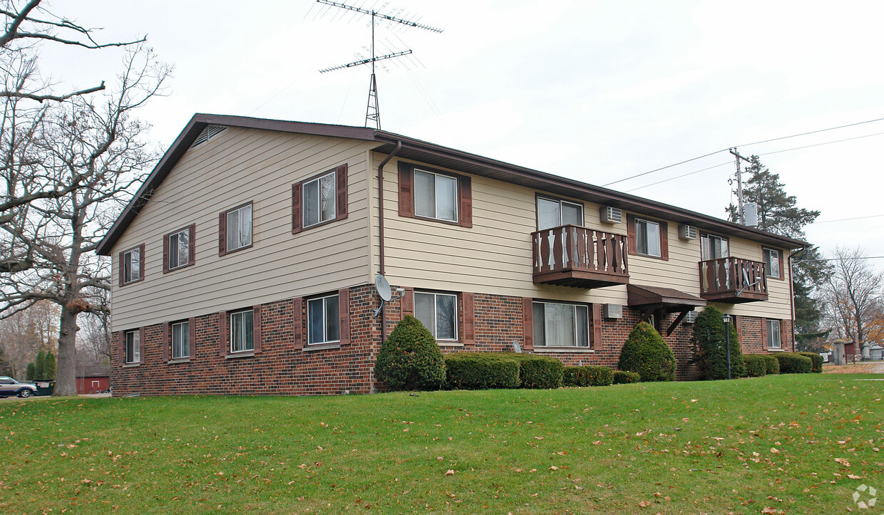 Primary Photo - 678 Foxtree Cir
